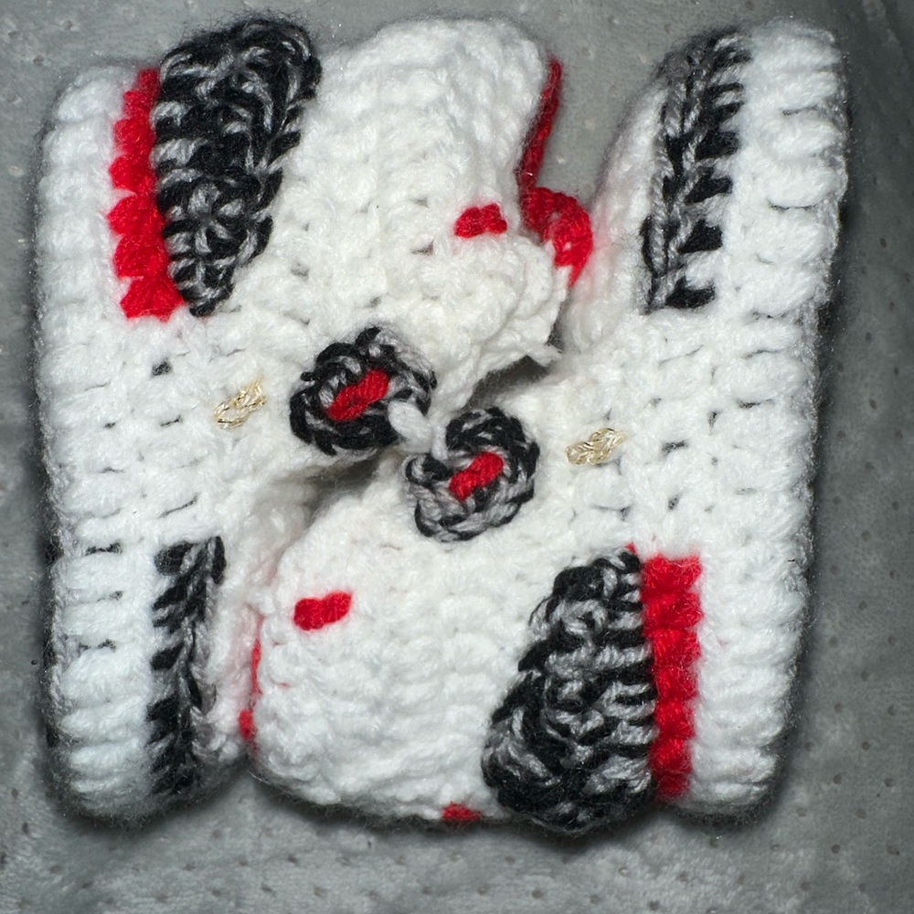 Baby Crochet White/Red\Black Soft felt non- slip Bottoms